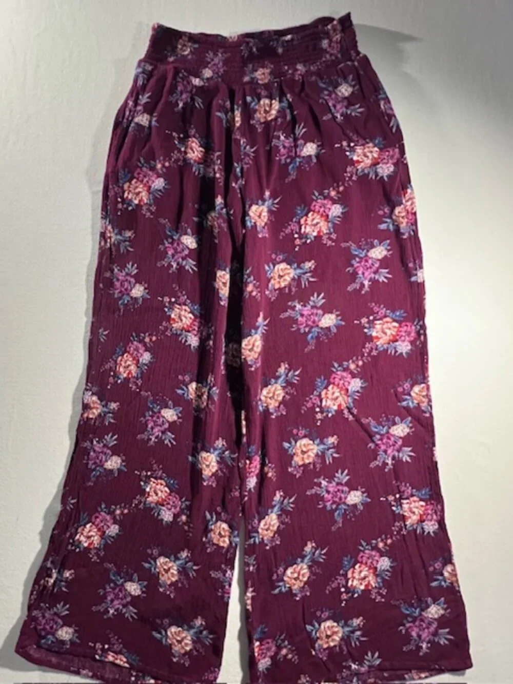 XHILARATION Vibrant floral maroon‎ pants elastic waist lightweight flowy Wide Sm